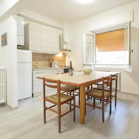 3 Bedroom Amazing In Apartamento